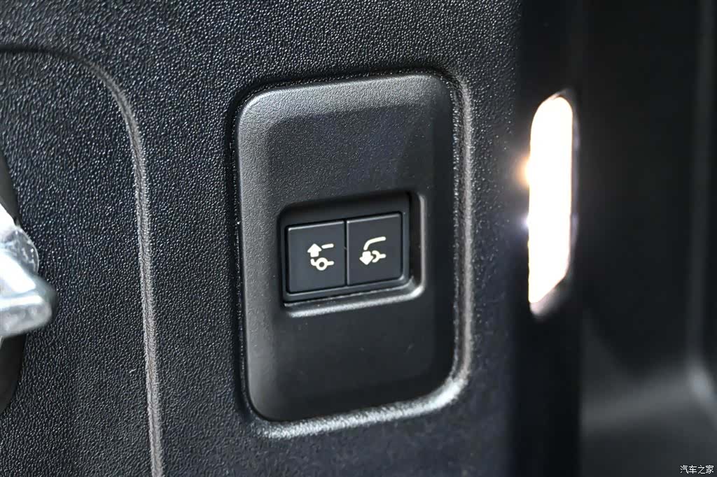 Land Rover Defender, 2024 35