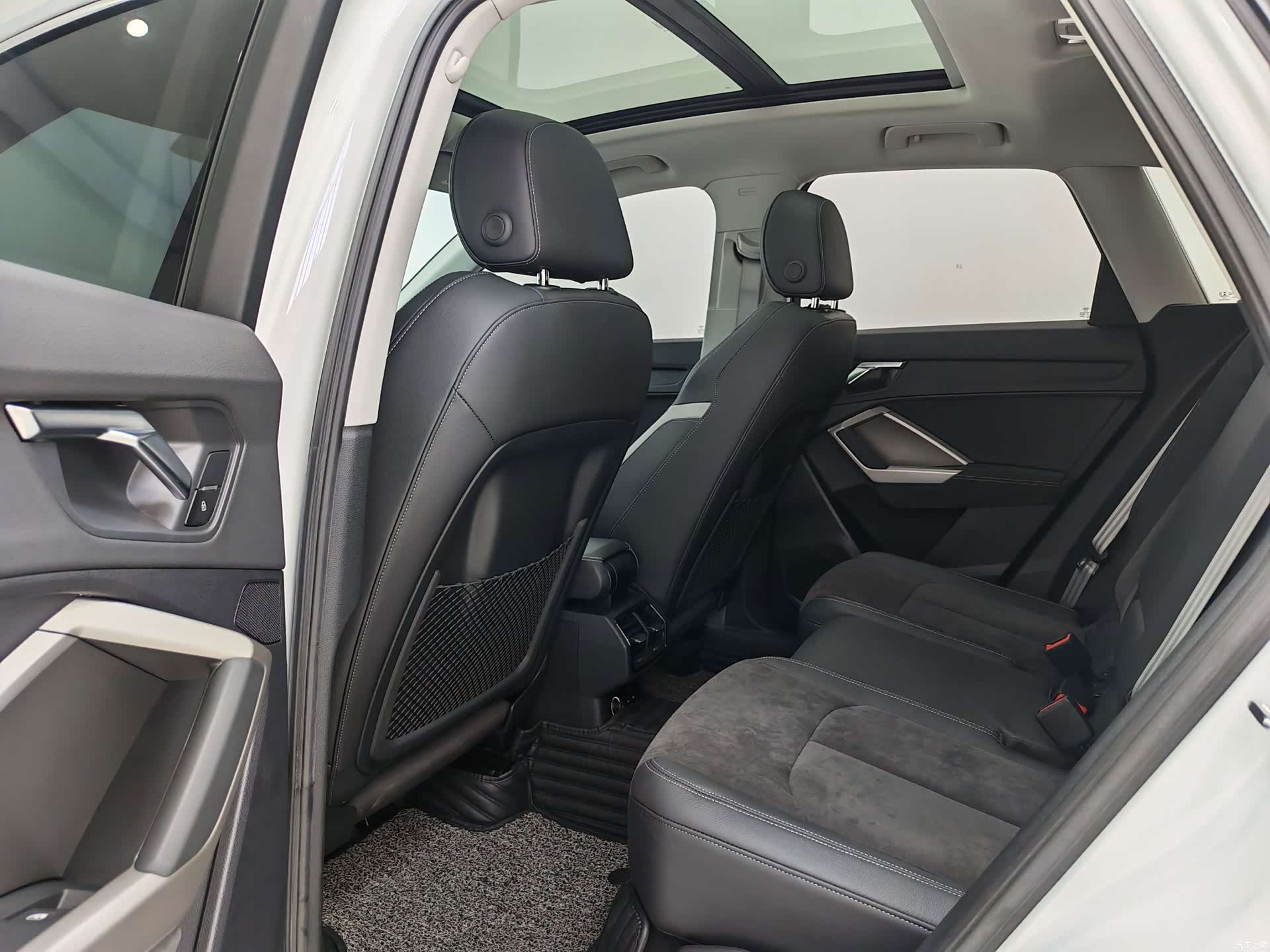 Audi Q3, 2022 8