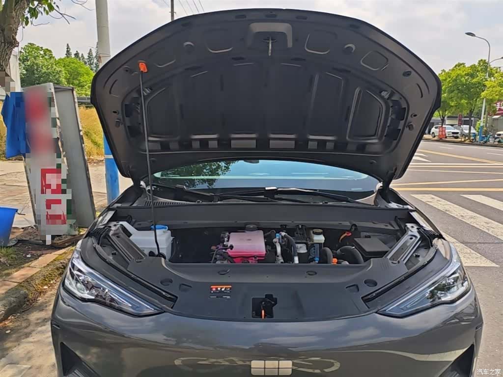 Geely Galaxy E5, 2025 20