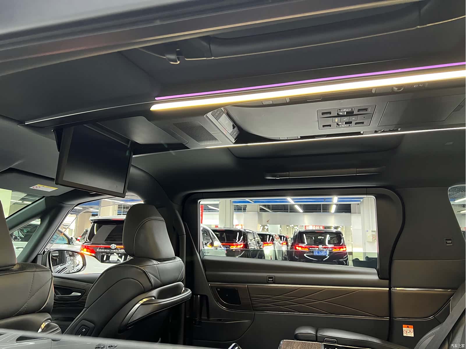 Toyota Alphard, 2024 10