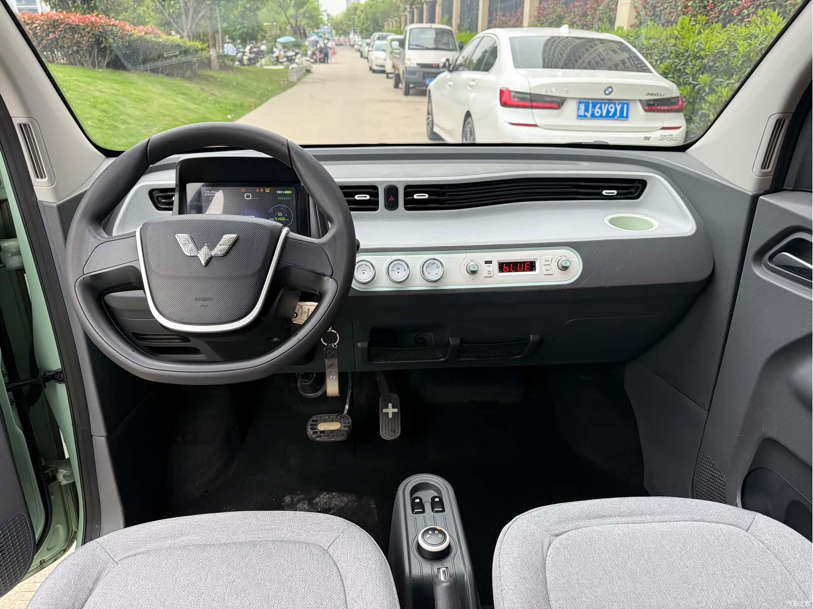 Wuling MINIEV, 2021 все фото