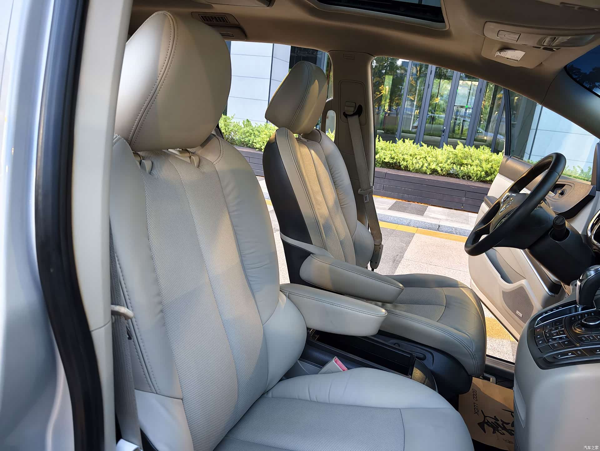 Buick GL8, 2012 10