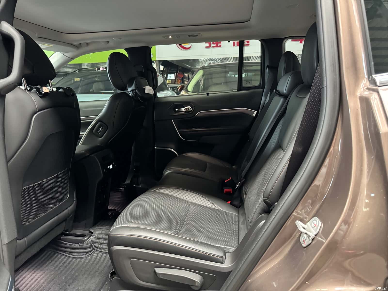 Jeep Grand Commander, 2019 11