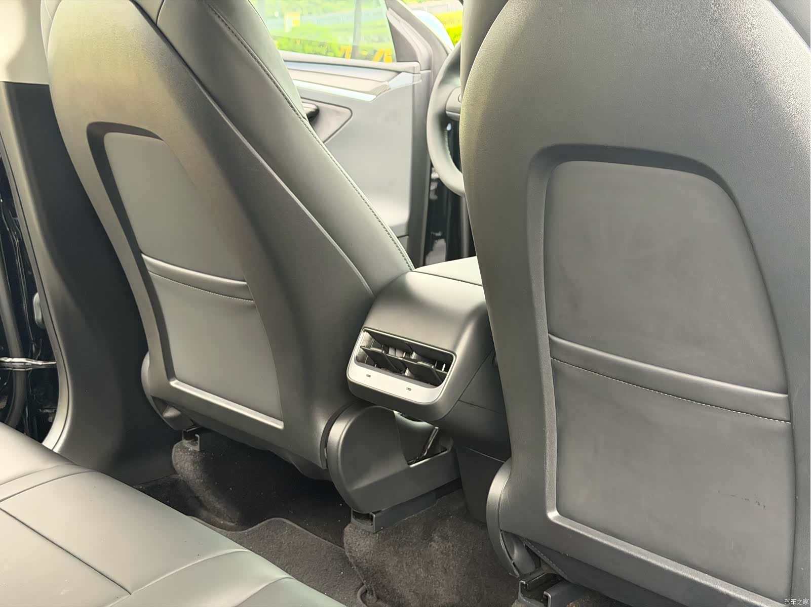 Tesla Model Y, 2021 10