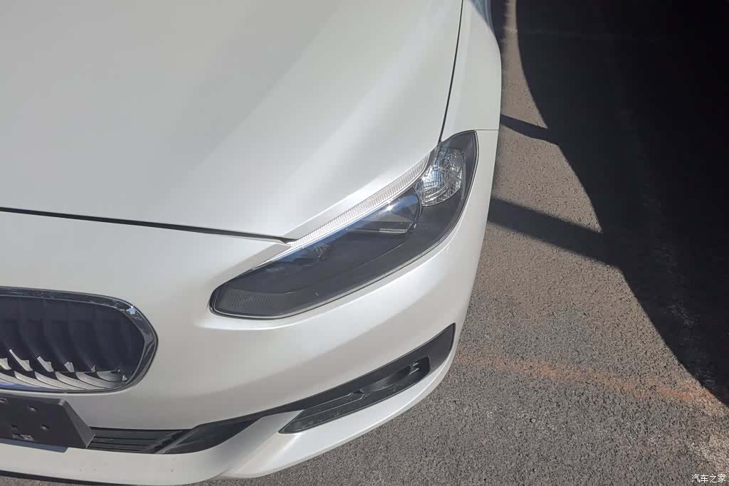 BMW 1 Series, 2018 все фото