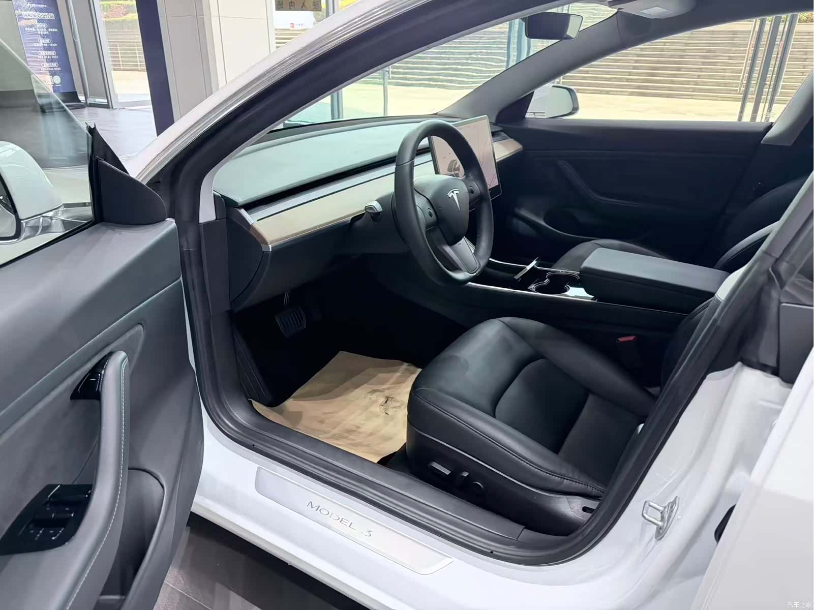 Tesla Model 3, 2019 4