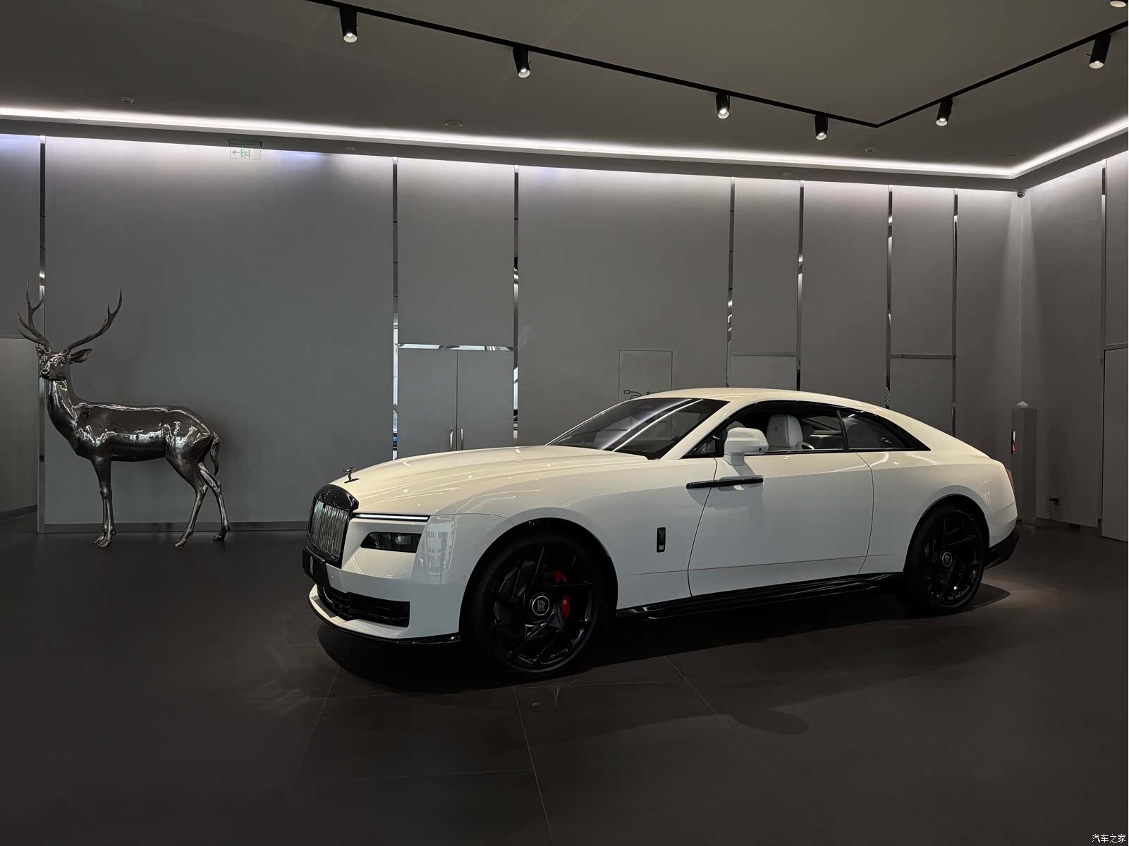 Rolls-Royce Spectre, 2026 4
