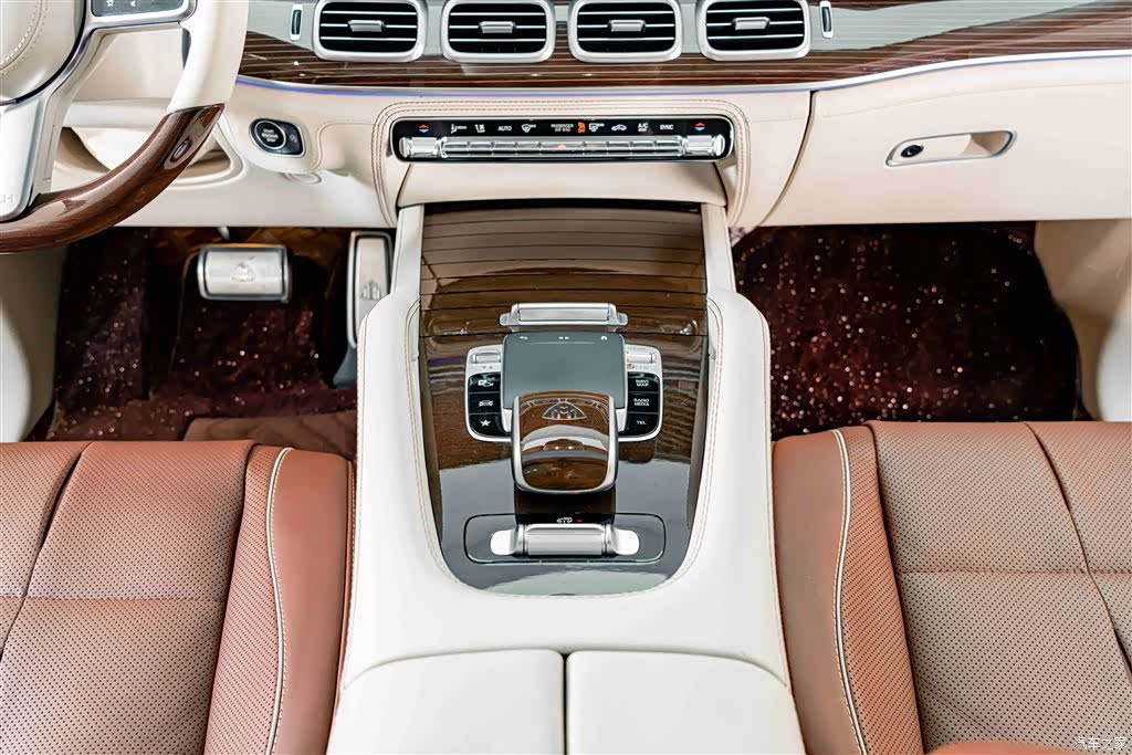 Maybach GLS, 2023 15