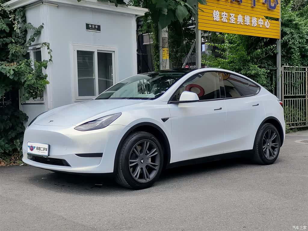 Tesla Model Y, 2024 1
