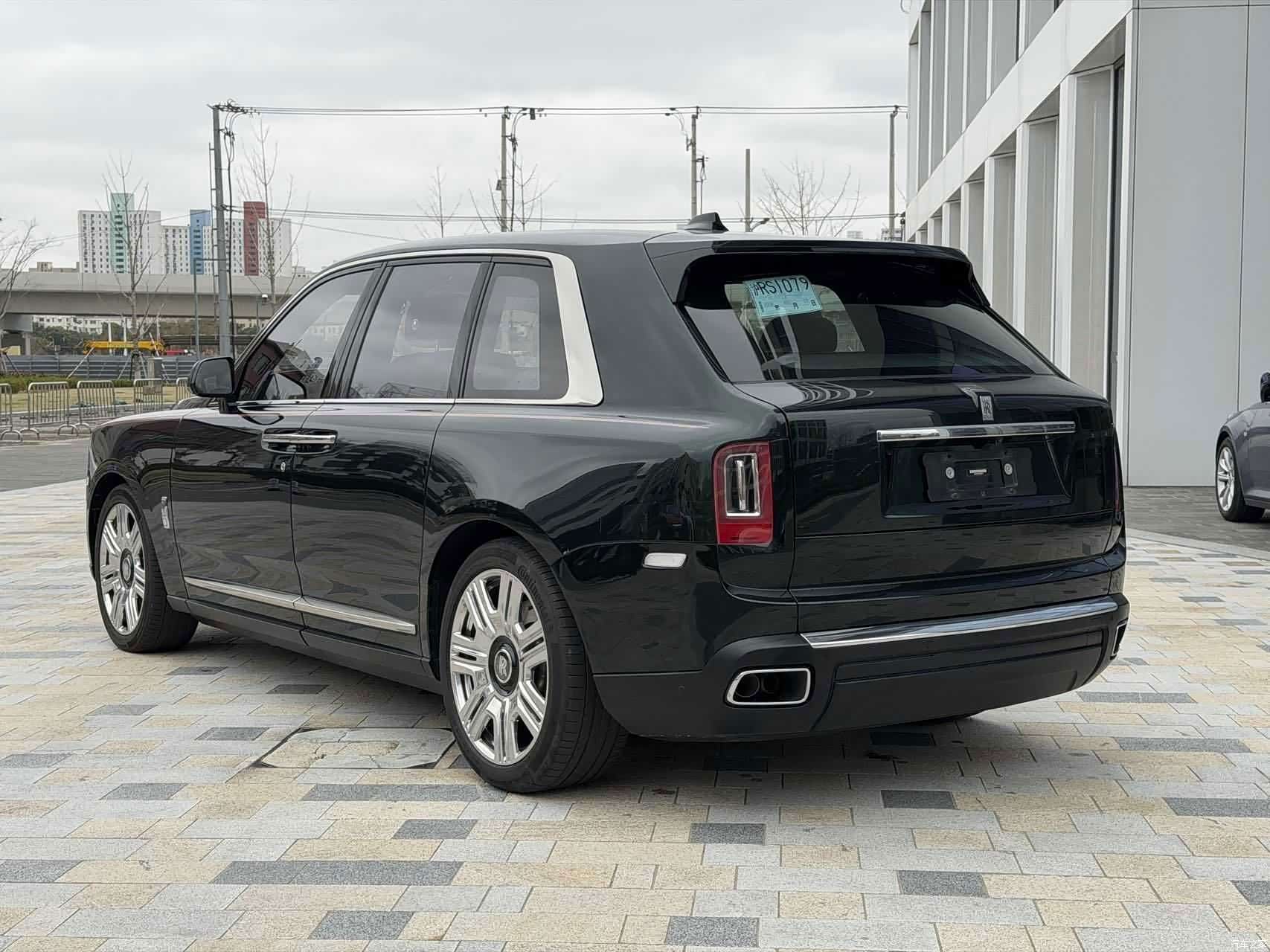 Rolls-Royce Cullinan, 2022 7