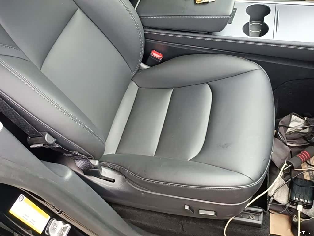 Tesla Model Y, 2021 25