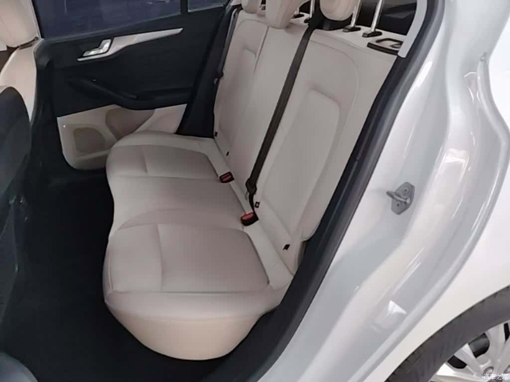 Ford Focus, 2021 17