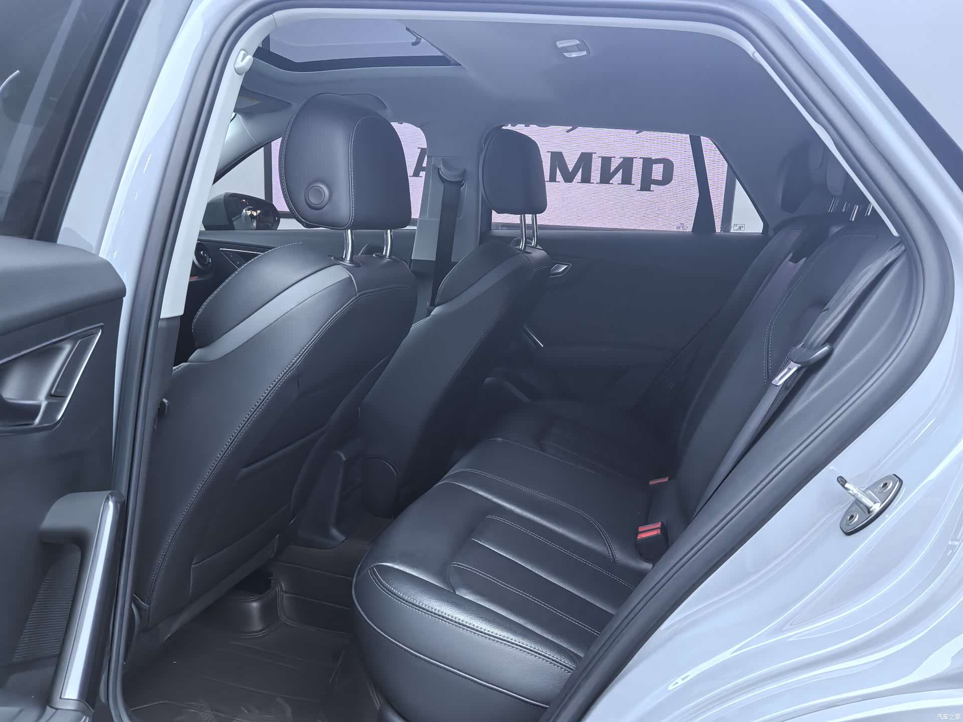 Audi Q2L, 2022 все фото