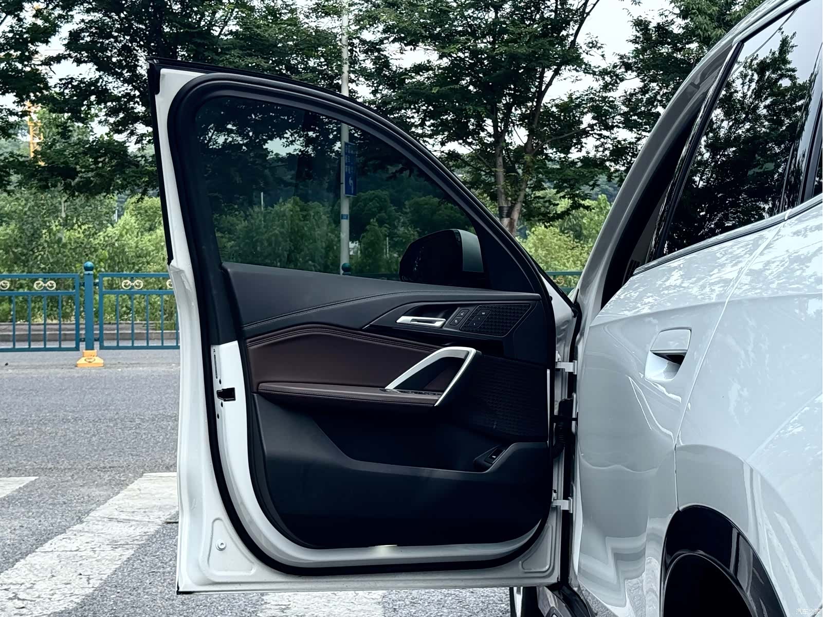 BMW iX1, 2024 7