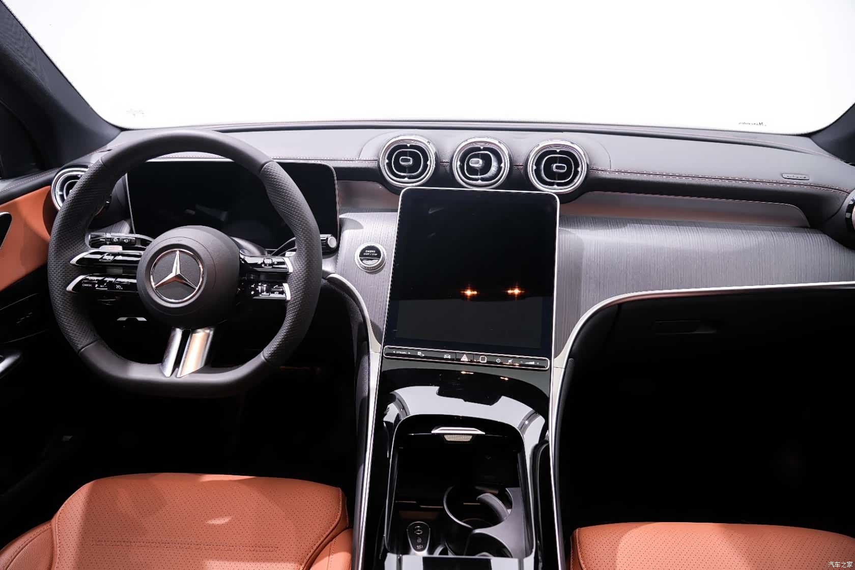 Mercedes-Benz GLC, 2025 14