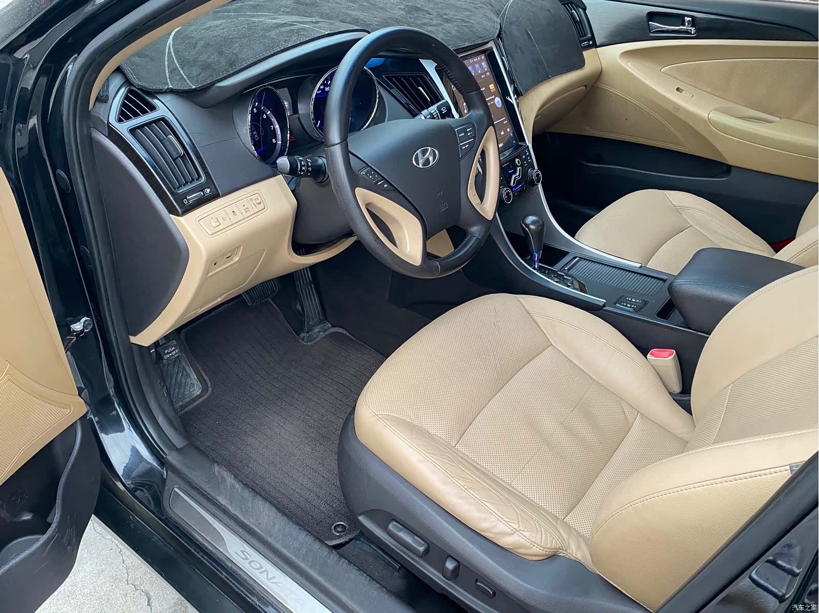 Hyundai Sonata, 2011 8