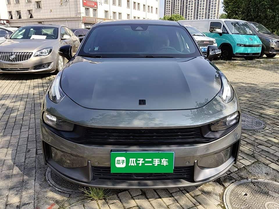 Lynk & Co 03 Lynk & Co 03