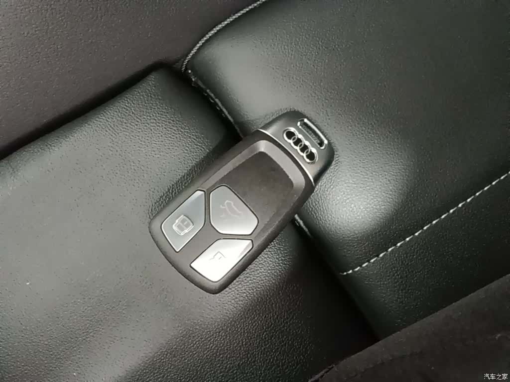 Audi Q5L, 2023 9