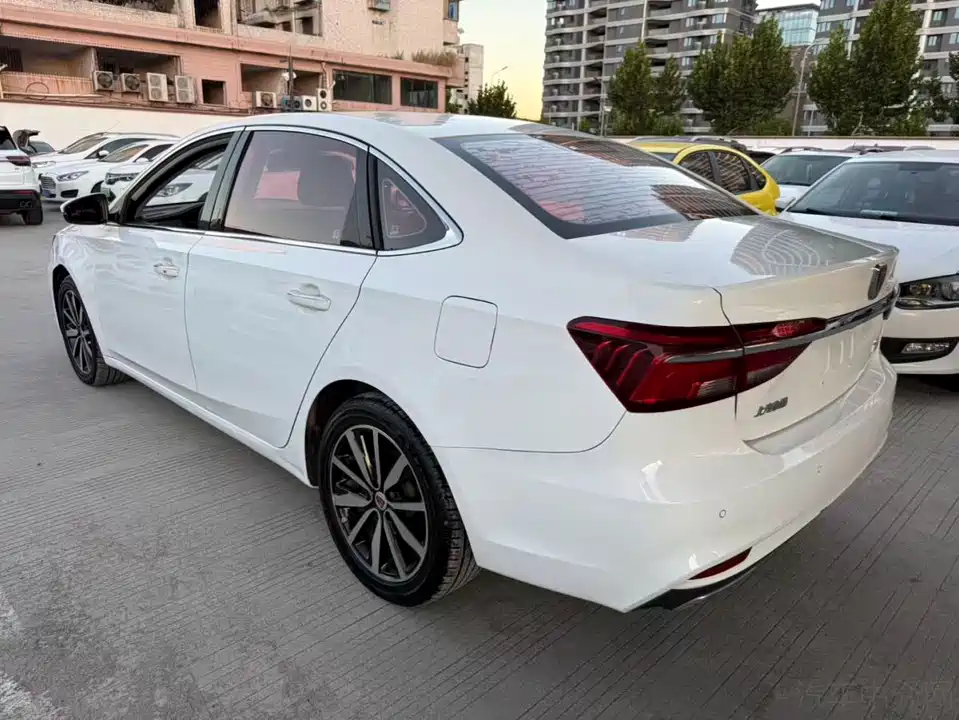 Roewe i6