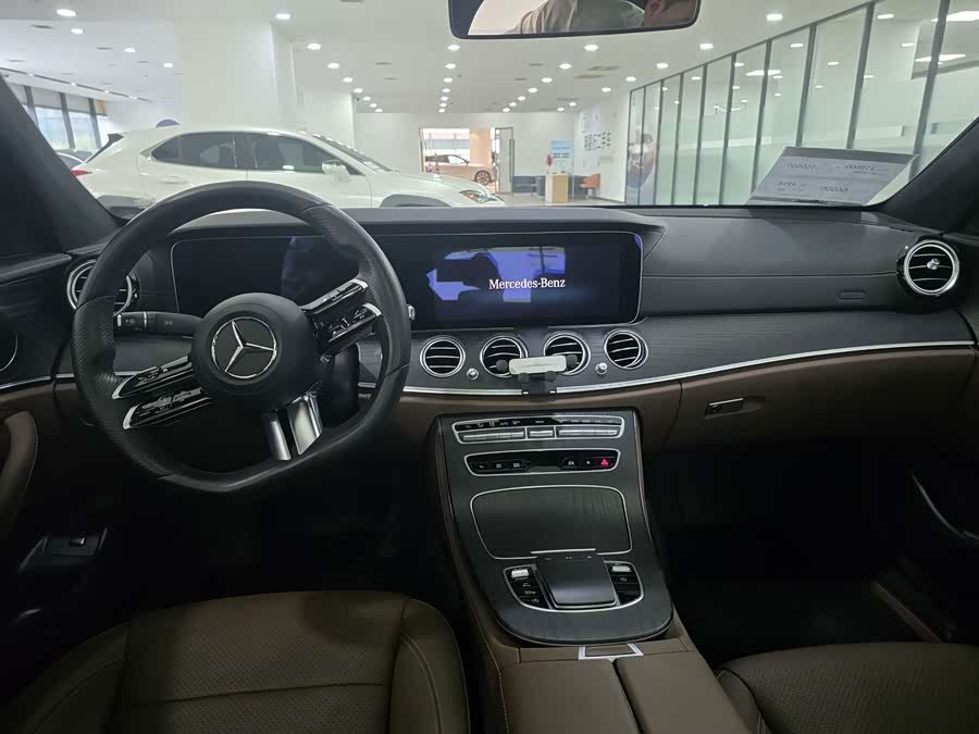 Mercedes-Benz E-Class 2021, фото 4
