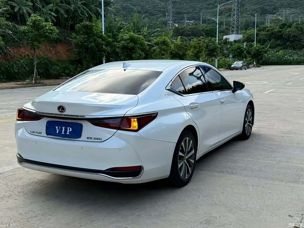 Lexus ES, 2020 8