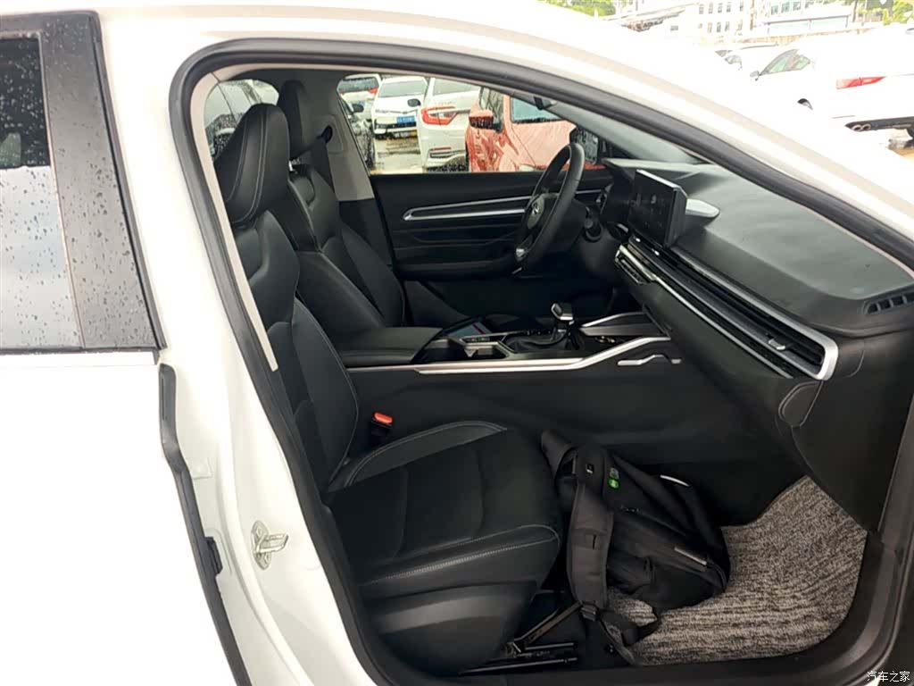 Geely Emgrand, 2022 25