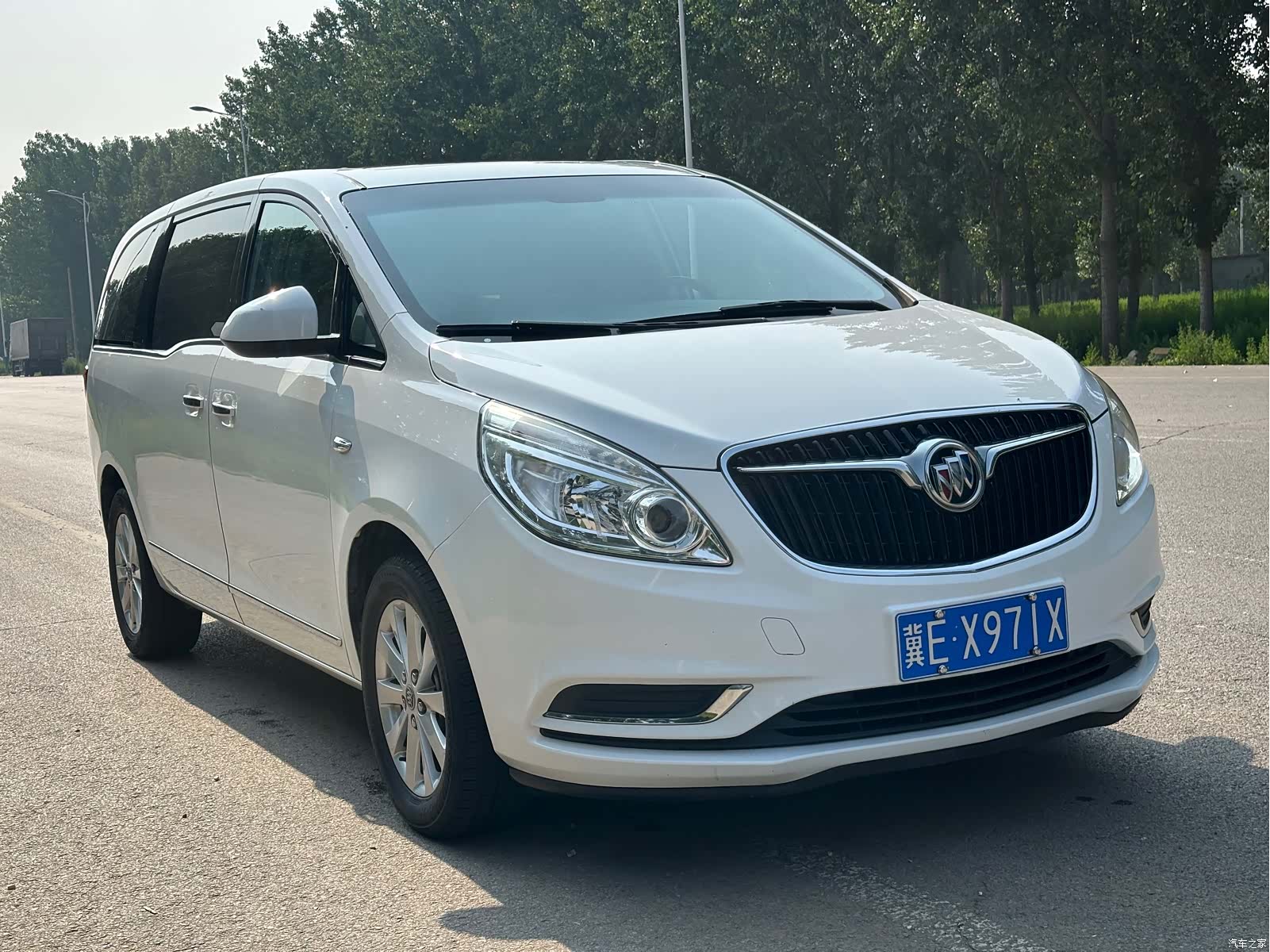 Buick GL8, 2020 3