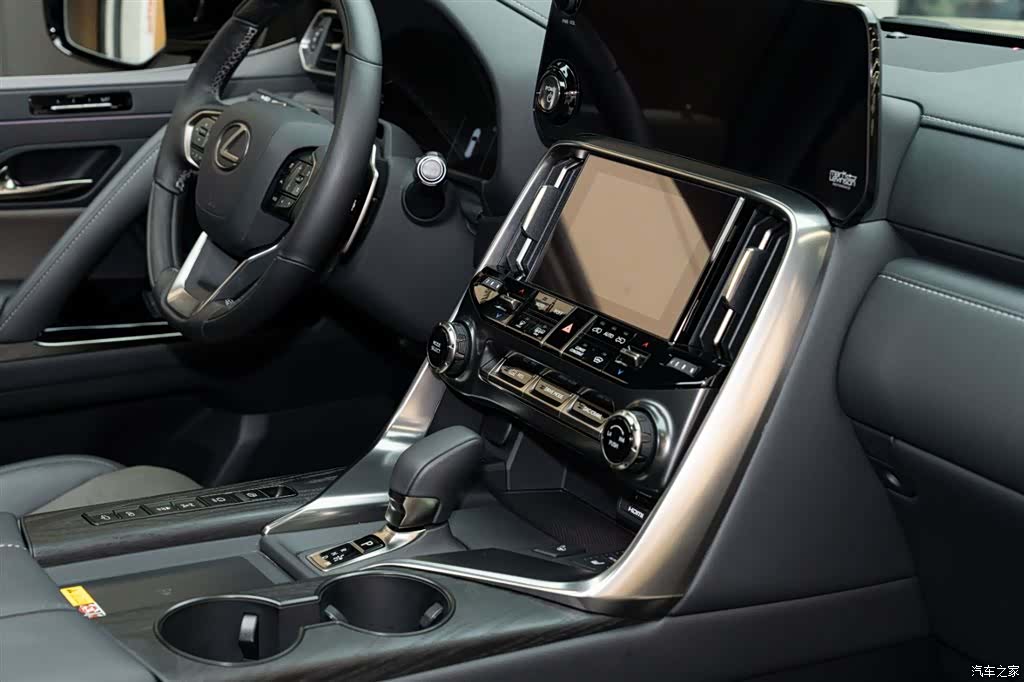 Lexus LX, 2025 18
