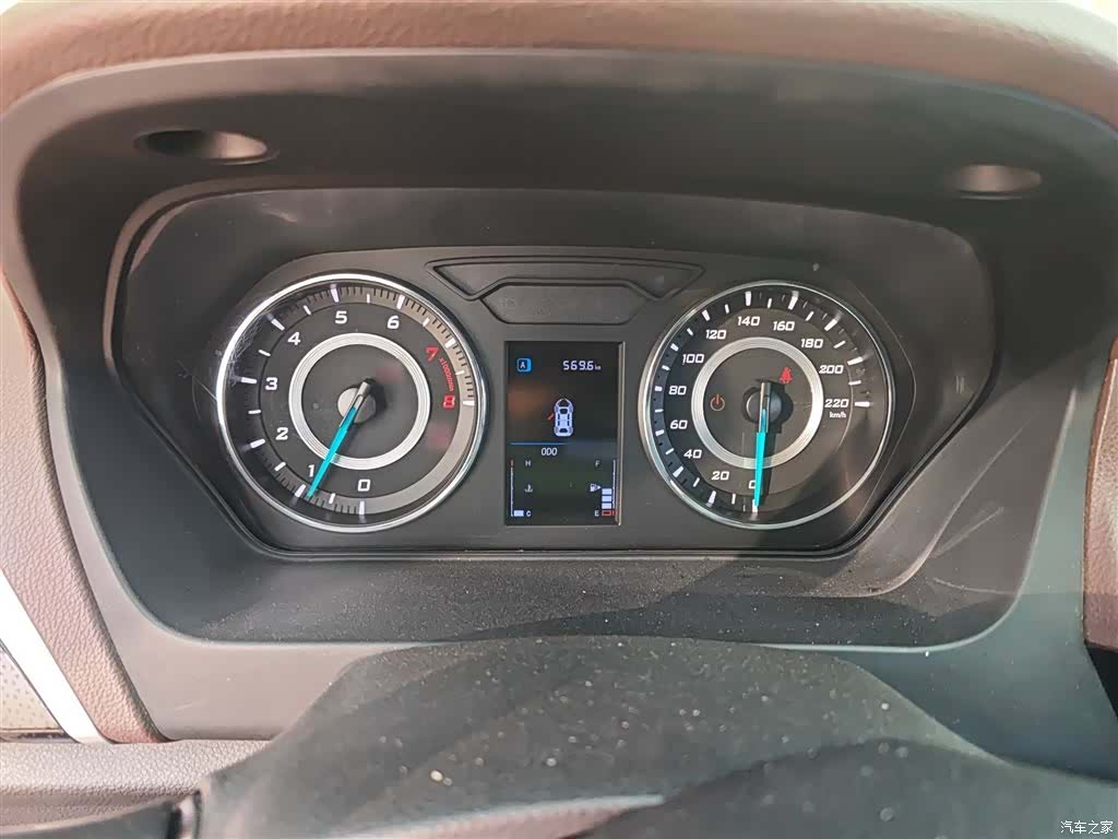 Soueast A5, 2019 4