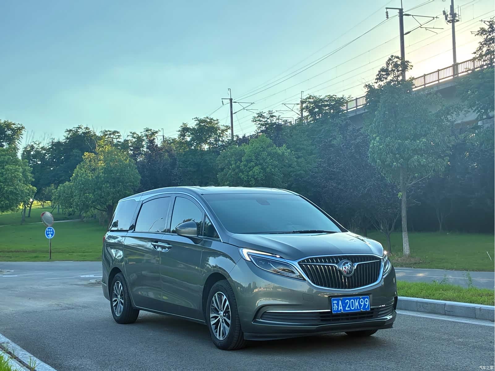 Buick GL8, 2017 3