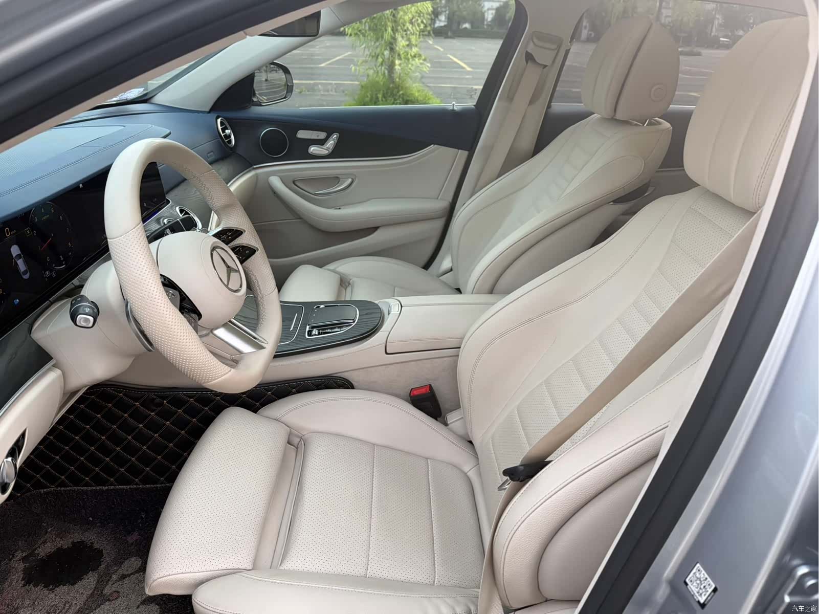 Mercedes-Benz E-Class, 2022 11