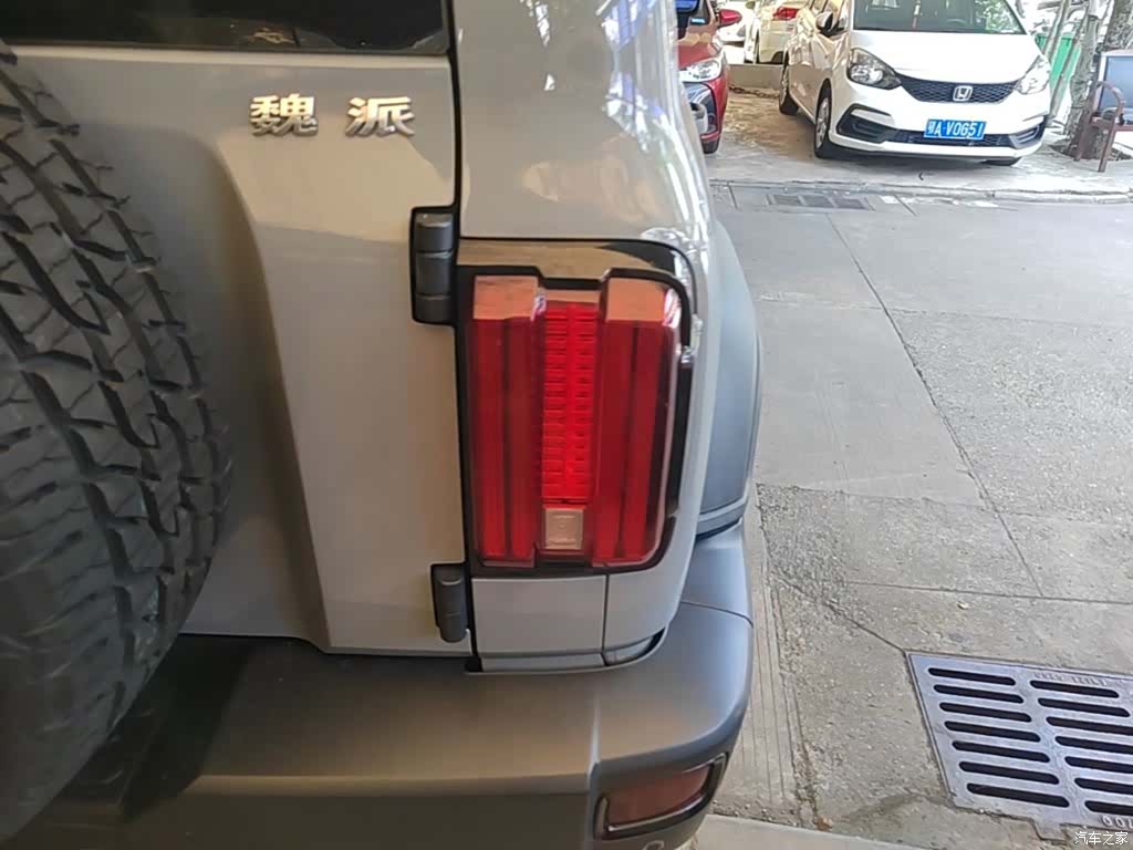 Tank 300, 2021 8