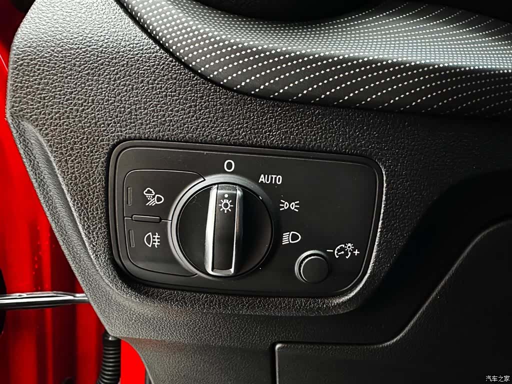 Audi Q2L, 2022 20