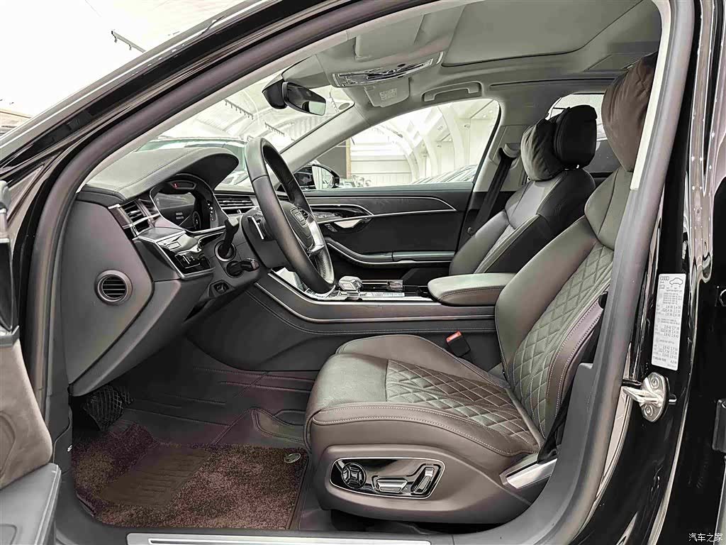 Audi A8L, 2025 8