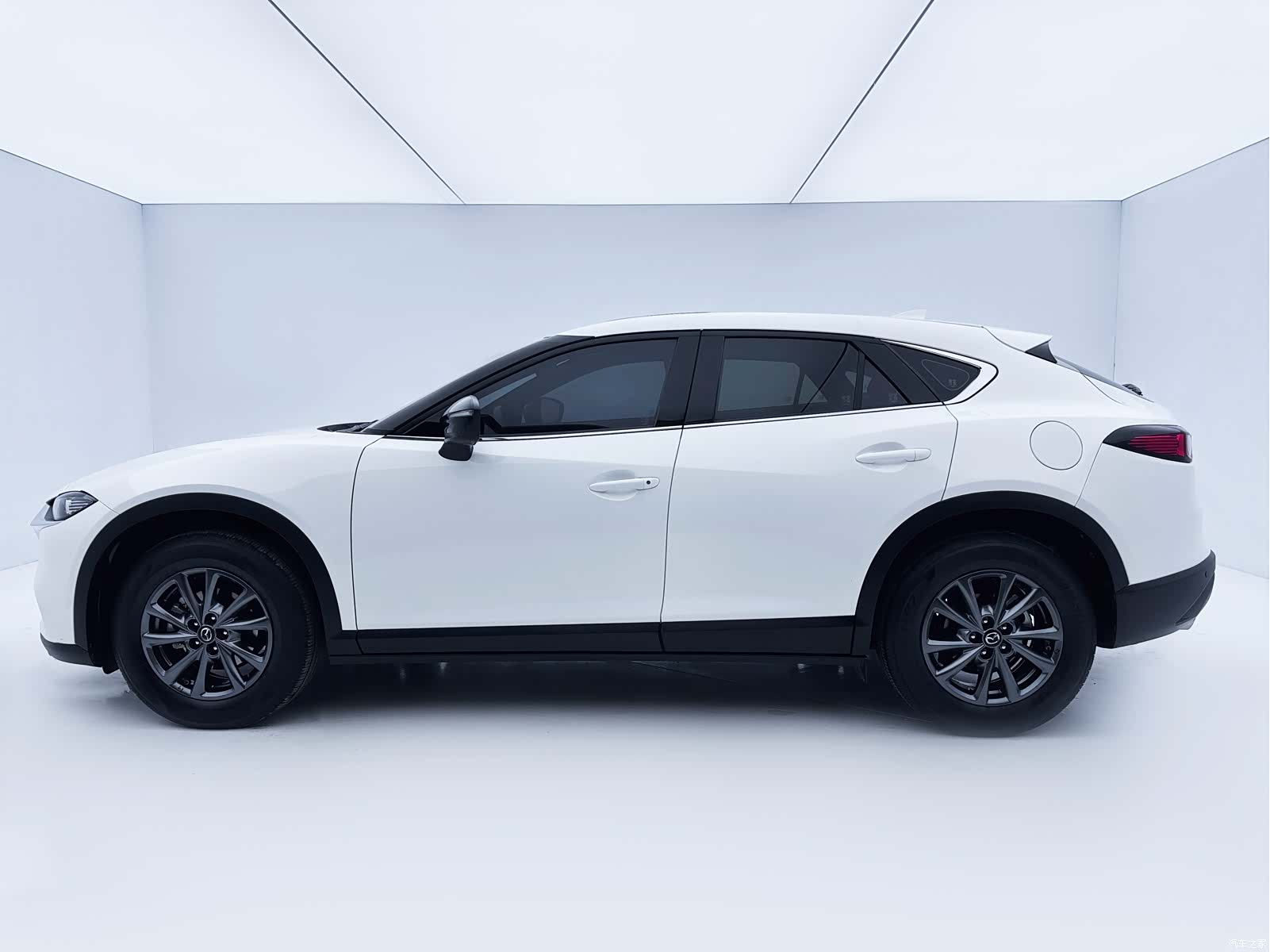Mazda CX-4, 2023 7