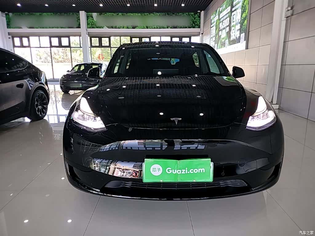 Tesla Model Y, 2023 3