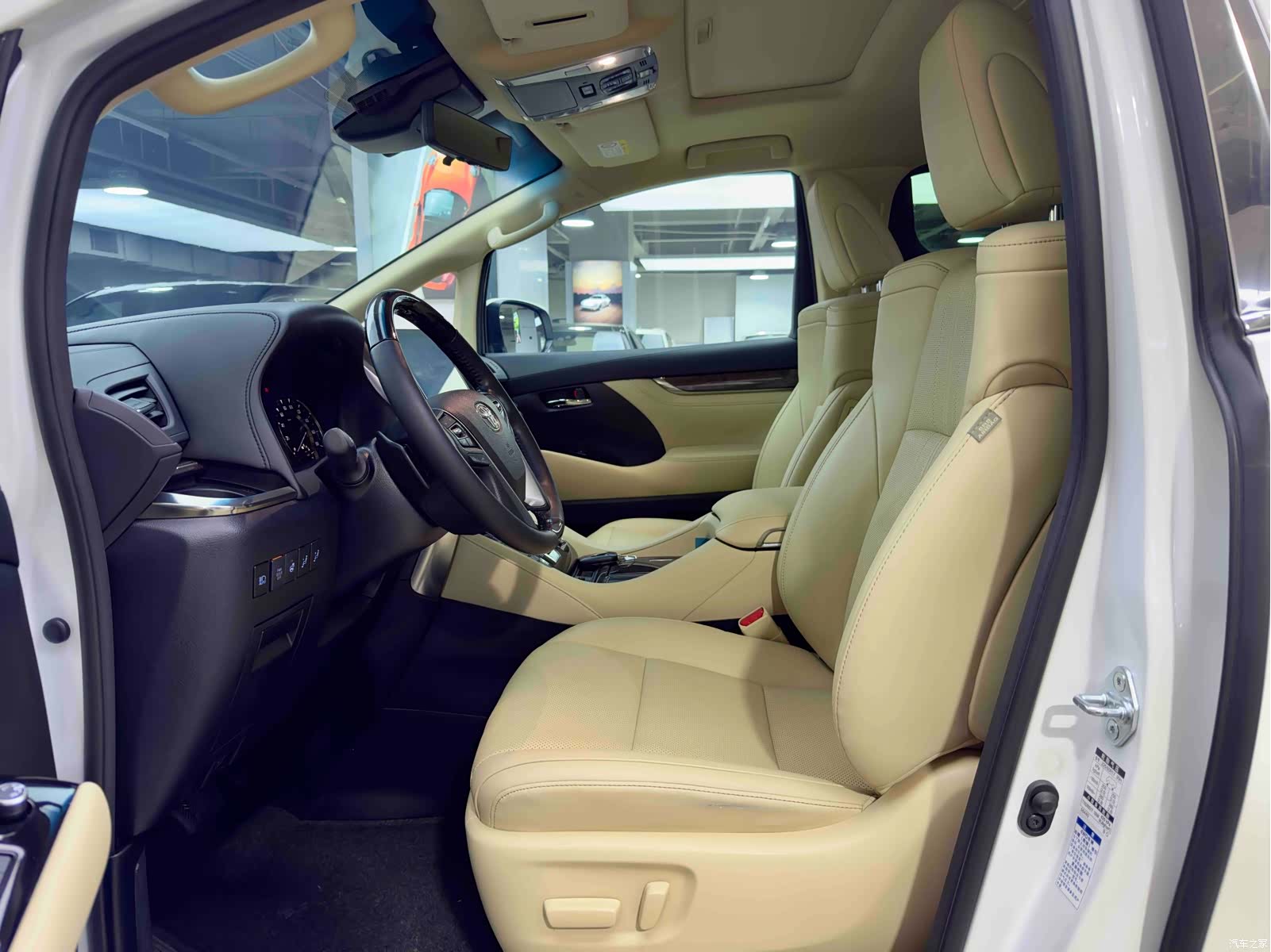 Toyota Vellfire, 2022 15