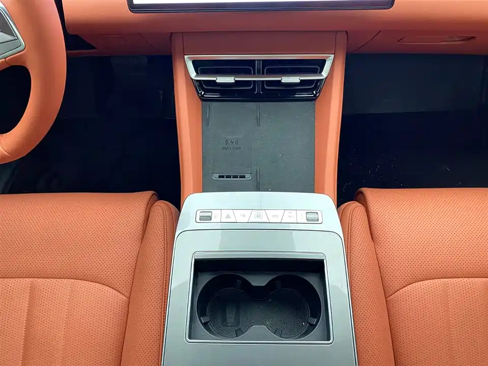BYD Tang L