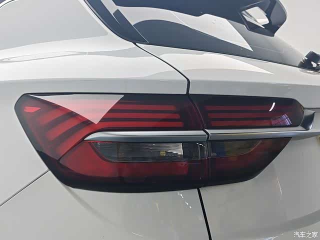 Geely Coolray, 2020 15