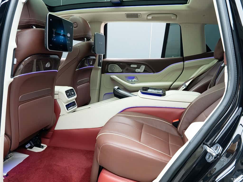 Maybach GLS, 2023 11