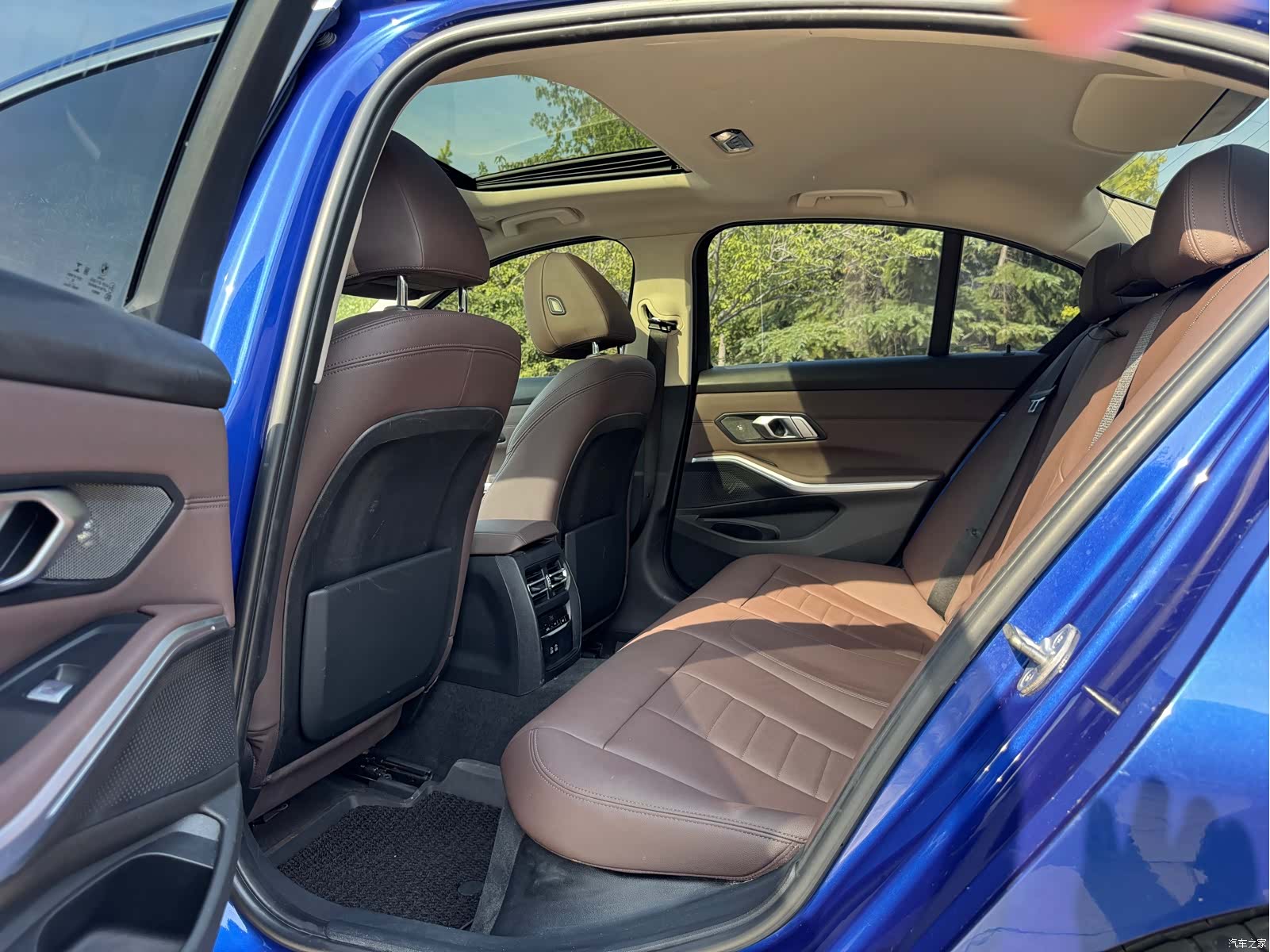 BMW 3 Series, 2019 11