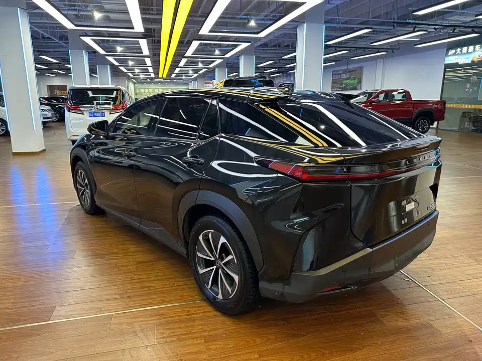 Lexus RZ