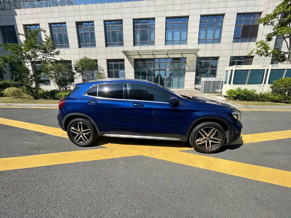 Mercedes-Benz GLA