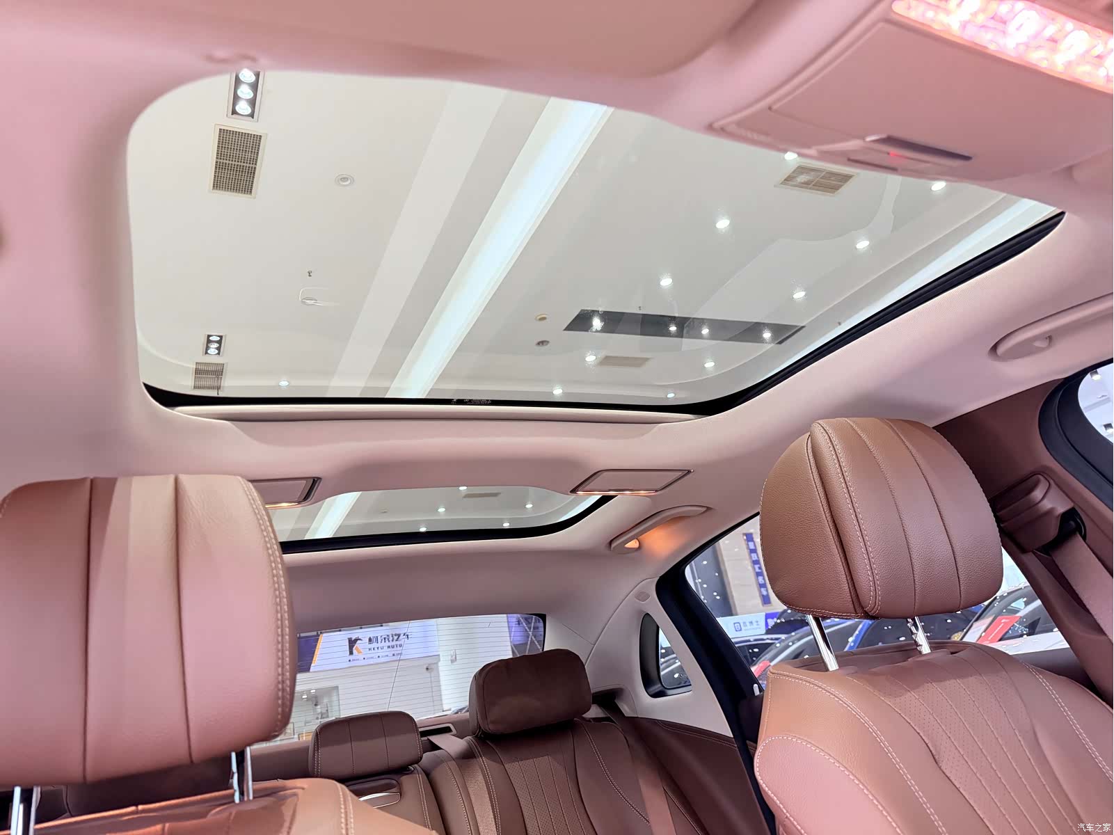 Mercedes-Benz E-Class, 2023 16