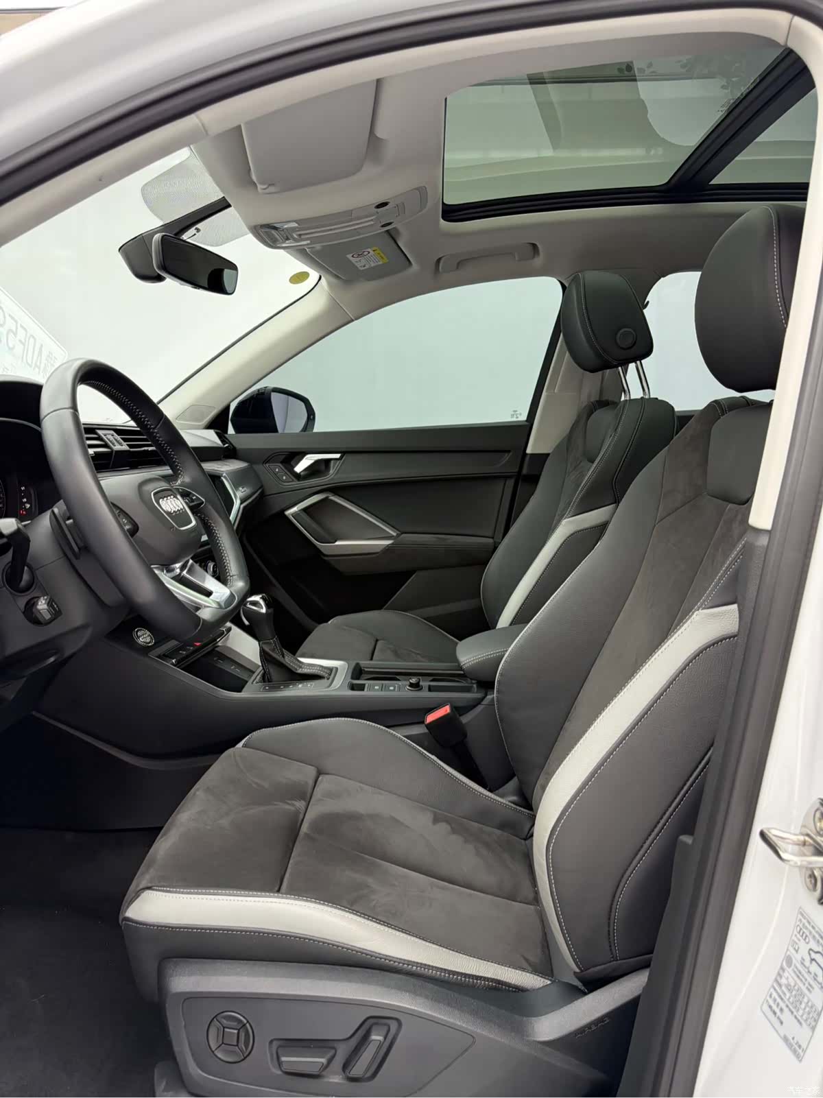 Audi Q3, 2022 11