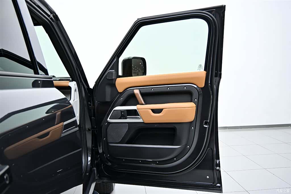Land Rover Defender, 2024 22