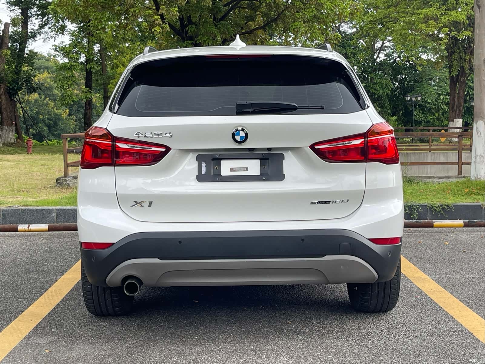 BMW X1, 2019 все фото