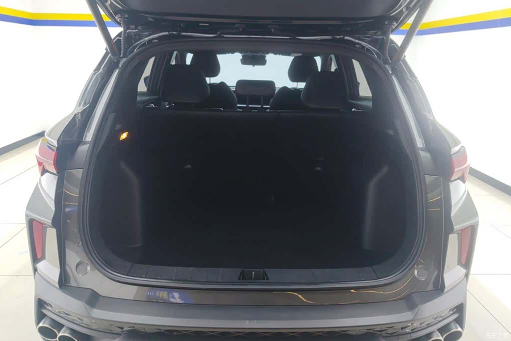Geely Coolray, 2023 4