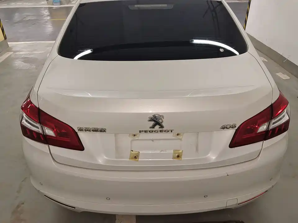 Peugeot 408