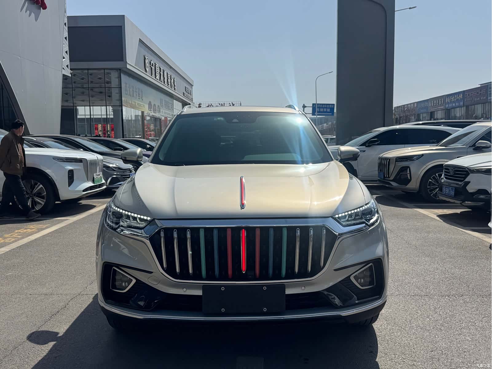 Hongqi HS5, 2022 3